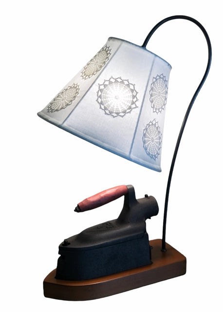 Dantel Başlıklı Antika Ütü Abajur – görsel 2