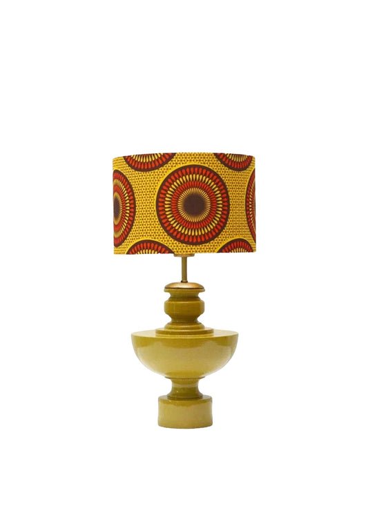 Mystic Shine Design 90's Sun Flower hardal sarısı ahşap abajur, beyaz fon