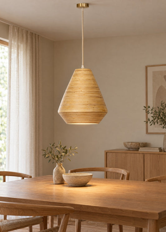 Artika Design konik form bambu sarkıt lamba, yemek masası üzerinde yanarken