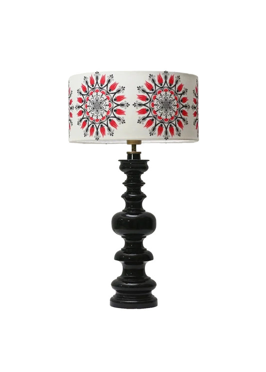Mystic Shine Design Tımba siyah ahşap abajur, beyaz fon